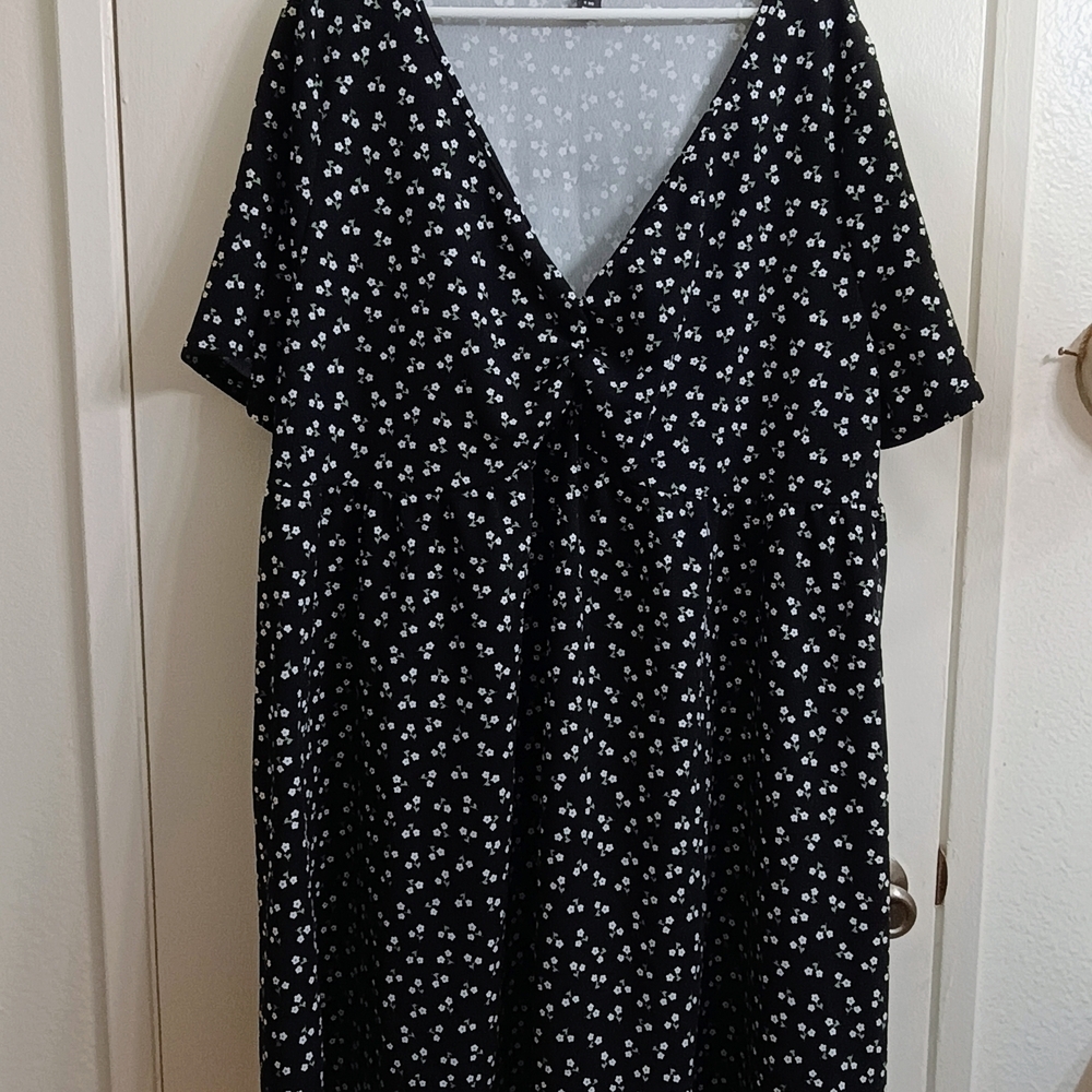 SHEIN Black and White Floral Midi Dress